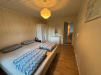 Charming Apartment steps from city center - Ferienwohnung Guleng