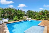 Bike to Beach, Heated Pool, Sleeps 12 - B&B