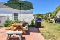 Across from Mayo beach walk to downtown - B&B Wellfleet