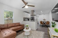 Guests favorite! Pet friendly cottage, near down town - B&B