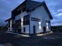 GOLDEN OASIS Free Private Parking - B&B