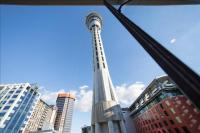 Skytower views, washer & dryer, TV! - B&B Auckland