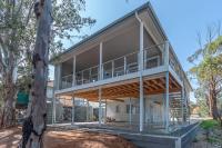 'Laguna Haus' - Bed and Breakfast Walker Flat