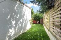 Charming house with garden - Near Paris - B&B