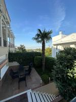 Blessings Apartment with Private Garden and Parking - Chambres d’hôtes