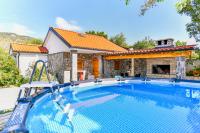 Apartman Lavanda sa bazenom i okućnicom 4* - B&B