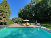 200 M2 Dreamhouse for 10 with private pool and garden in beautiful park - B&B Montévrain