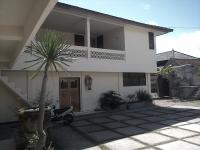 Menginap di rumah tenun Astiti - B&B Klungkung