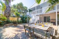 The Birubi Beach House 11 Campbell Ave Close to the beach pet friendly holiday home - Chambres d'hôtes Eneabba