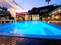 King Room with Pool View