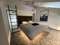 Camera Tripla Deluxe 