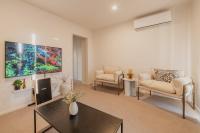 Garden View 2-Bedroom Getaway in Christchurch - Bed and Breakfast Christchurch