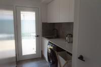 Brand New Luxury Build with Home Theatre - B&B Kelso