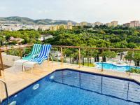 Ático dúplex, con piscina privada, jacuzzi y gimnasio - Chambres d'hôtes Benalmádena