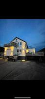 Tromsdalen Apt 2 - FREE PARKING - B&B