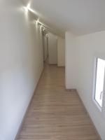 10 - Joli studio avec deux lits, tout équipé pour 1, 2 ou 3 personnes maximum, vue sur parc arboré, parking privatif gratuit, grand fourgon possible, tout le linge de maison est fourni - B&B