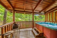Alpenhaus Cozy Log Cabin - 2 Bedrooms, Hot Tub, amazing location! - B&B Pigeon Forge