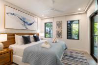 Luxury Port Douglas beachside 3 Bedroom Temple Apartment with Private roof top terrace Due to copyright we can't disclose the resort name but google Port Douglas temple and this fantastic 5 star resort will come up - Chambres d'hôtes Port Douglas