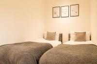Cosy 2 Bedroom Apartment - Free Parking, Fast WiFi and Smart TV by Tejza Property - Bed and Breakfast Banbury