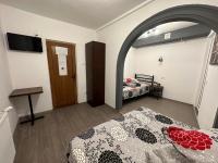 Dreibettzimmer mit Dusche