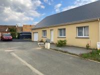 Maison de lotissement proche circuit des 24h - B&B
