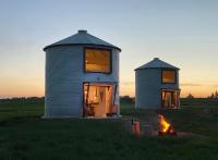 Clark Farm Silos - 5 Silo Mountain View Retreat - B&B