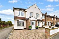 6 Bedroom House, Close to London and Bluewater - B&B Dartford