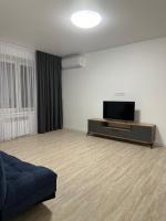 Светлая двухкомнатная квартира в Алматы - B&B