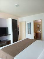One-Bedroom Apartment with Sea View