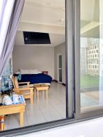 Estudio con cama extragrande