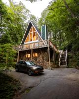 Big Mountain View! Downtown Gatlinburg Chalet Village! Hot Tub! Fan Favorite! AFrame Dreams! Magazine-Featured! Stunning Interiors! Little Green Cabin - Chambres d'hôtes Gatlinburg