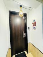 City view stay by Royal Rooms - Bed and Breakfast