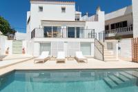 Casa Lluminosa, fabulosa y moderna casa de pueblo by Sonne Villas - B&B Ferreries