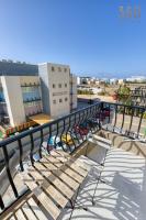 Stylish 3BR Apt with panoramic balcony in Qawra by 360 Estates - Ferienwohnung St Paul's Bay