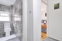Stylish 3 bedroom House In Grt Gregorie Basildon & Essex - Free Wifi, Parking, Dedicated Office & Private Garden - Chambres d'hôtes Basildon