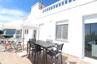 2 apartamentos en una excelente villa de playa compartiendo Piscina y Jardín - B&B Sagunto