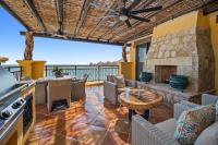 4BD 2-level Penthouse 5-Star Beachfront Paradise. - B&B