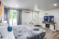 Newly Renovated Bright Studio - B&B