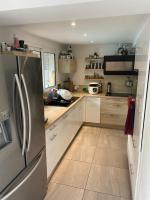 Bas de villa avec piscine et jardin - B&B