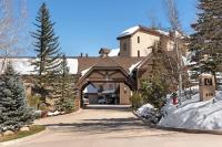 Chamonix 47, Snowmass Ski-In Ski-Out Condo with Shared Pool, Hot Tub &Gym - B&B Snowmass Village