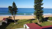 Spacious 2BR Beachfront Apartment - The Coachhouse - B&B Nairibin