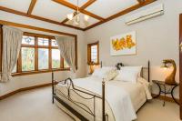 Luxury Home, Modern Living - B&B Dunedin