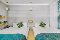 Superior Quadruple Room with bathtub