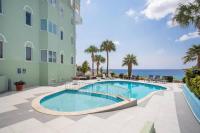 Blue Emerald Ocean's 8 - B&B Willemstad