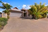 28 Kestrel Place - Pool and Jetty 15m - Bed and Breakfast