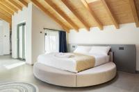 Deluxe Suite with Spa Bath