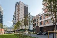 Urban Gem with private parking, relaxing balcony at Metro Station, only 10 min to city centre - B&B