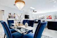 The Pool House - Private, Heated Pool - B&B Elwood Park