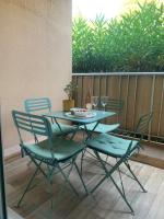 Studio climatisé avec wifi au calme sur le port. - Ferienwohnung Hyères