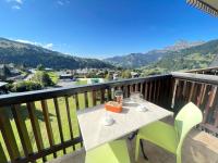 Studio skis aux pieds avec piscine - FR-1-505-72 - B&B